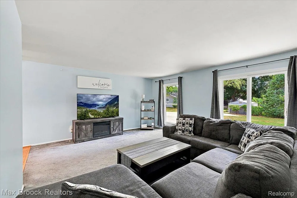 37958 Dor Sal Drive Sterling Heights City, MI 48312
