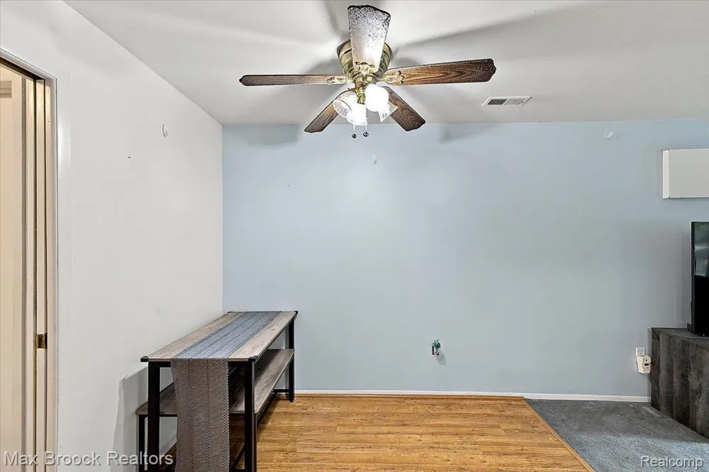 37958 Dor Sal Drive Sterling Heights City, MI 48312