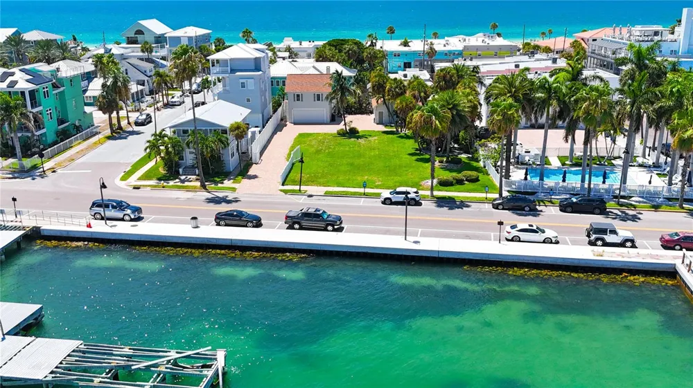 702 PASS A GRILLE WAY St Pete Beach, FL 33706