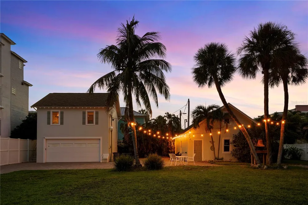 702 PASS A GRILLE WAY St Pete Beach, FL 33706