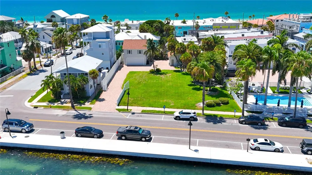 702 PASS A GRILLE WAY St Pete Beach, FL 33706