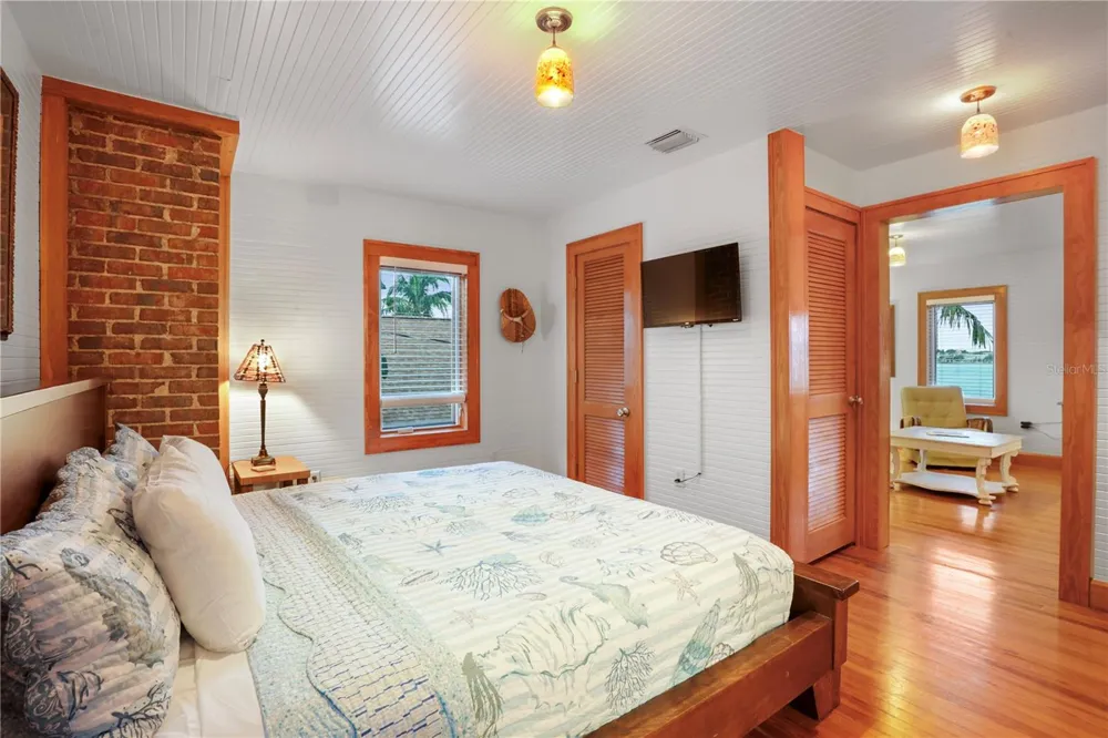 702 PASS A GRILLE WAY St Pete Beach, FL 33706