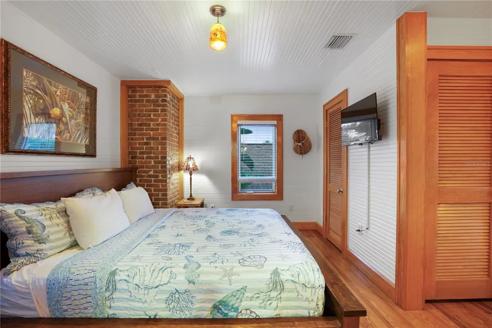 702 PASS A GRILLE WAY St Pete Beach, FL 33706
