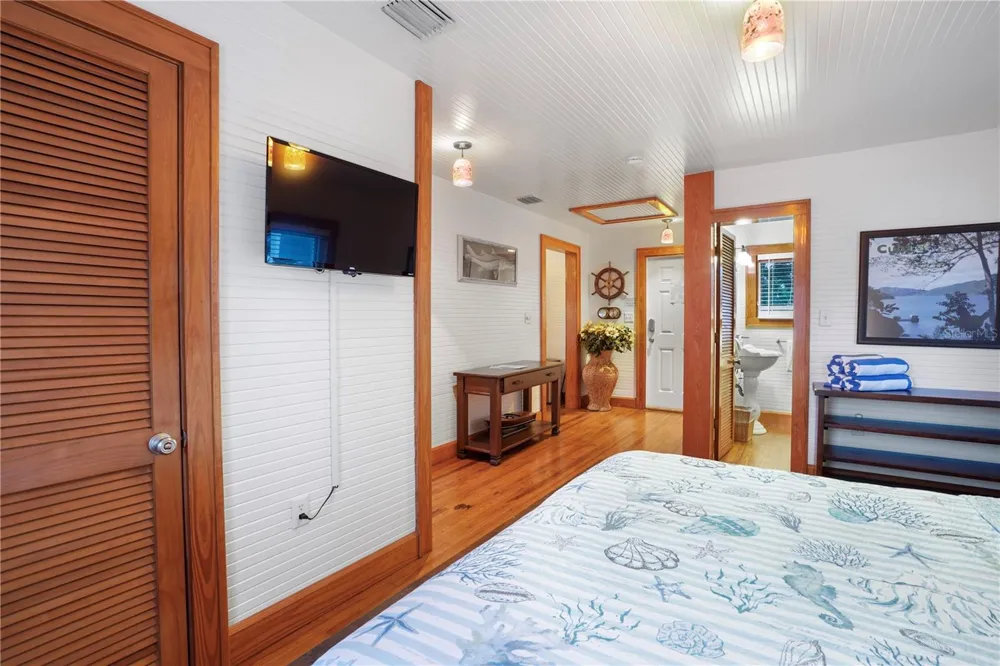 702 PASS A GRILLE WAY St Pete Beach, FL 33706