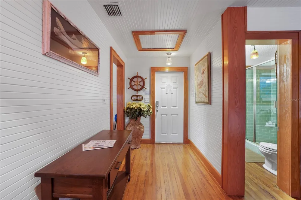 702 PASS A GRILLE WAY St Pete Beach, FL 33706