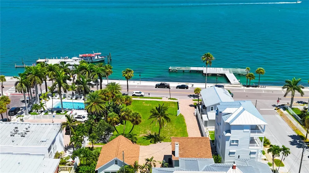 702 PASS A GRILLE WAY St Pete Beach, FL 33706
