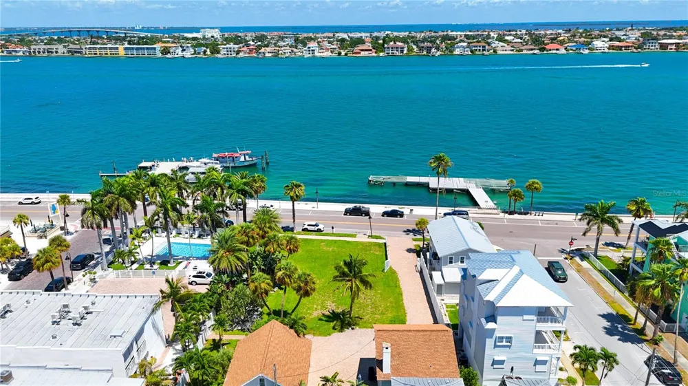 702 PASS A GRILLE WAY St Pete Beach, FL 33706