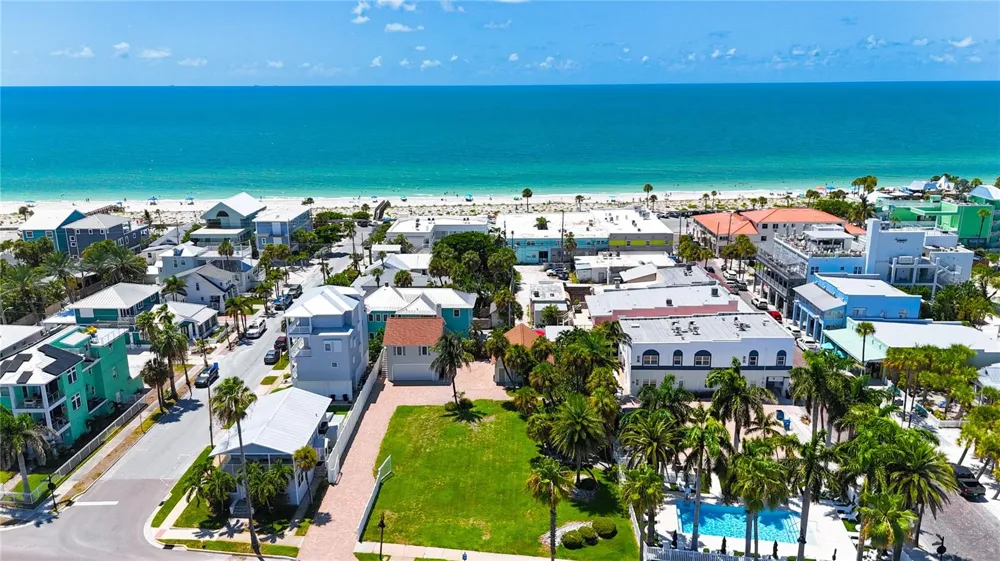 702 PASS A GRILLE WAY St Pete Beach, FL 33706