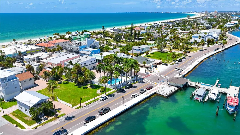 702 PASS A GRILLE WAY St Pete Beach, FL 33706