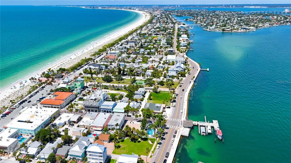 702 PASS A GRILLE WAY St Pete Beach, FL 33706