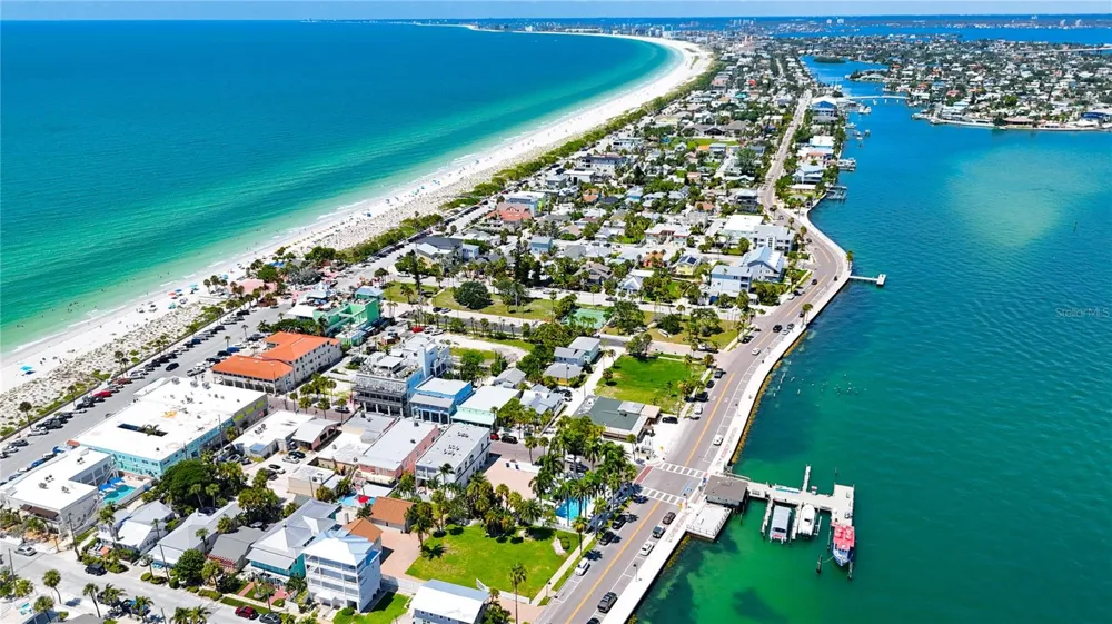 702 PASS A GRILLE WAY St Pete Beach, FL 33706
