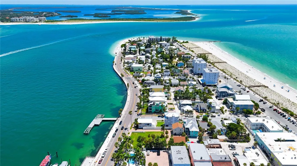 702 PASS A GRILLE WAY St Pete Beach, FL 33706