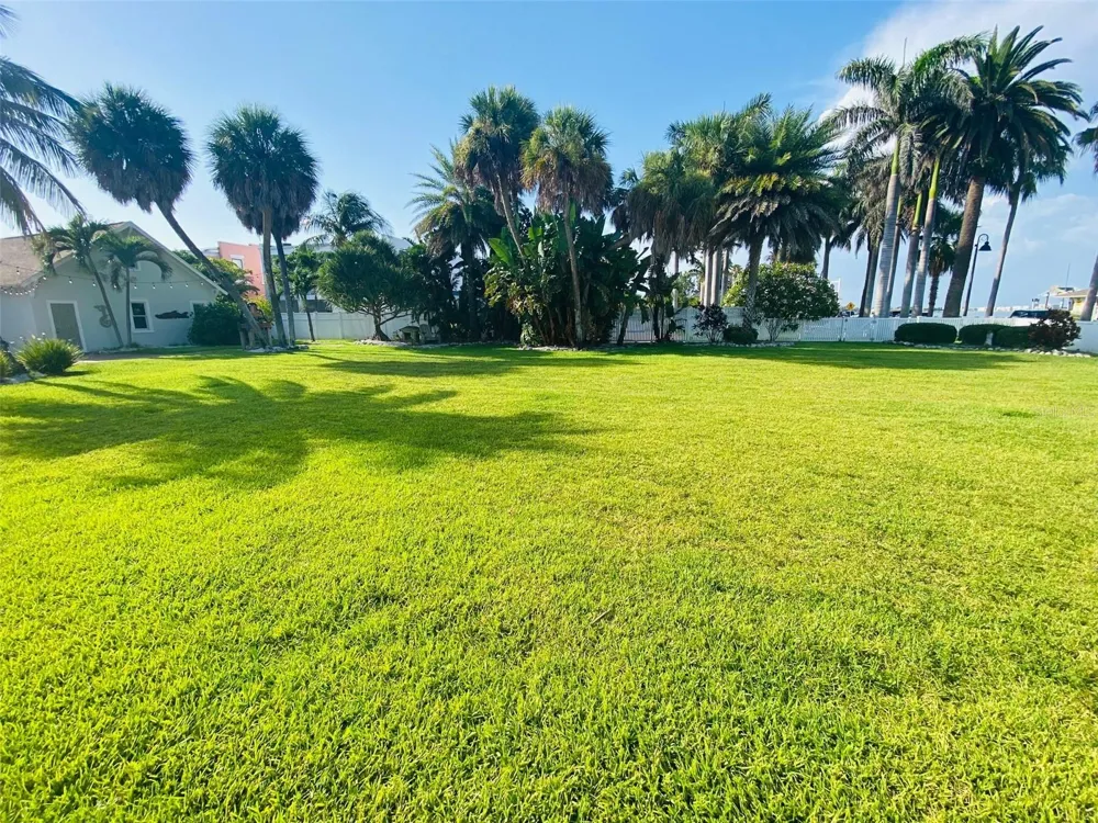 702 PASS A GRILLE WAY St Pete Beach, FL 33706