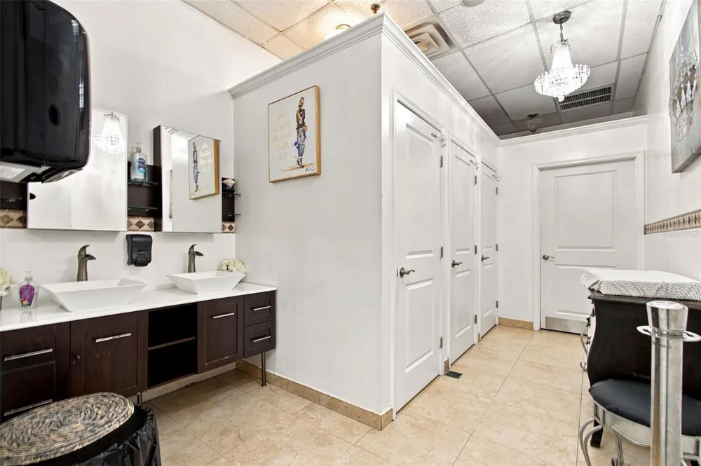 7065 WESTPOINTE BOULEVARD #140 Orlando, FL 32835