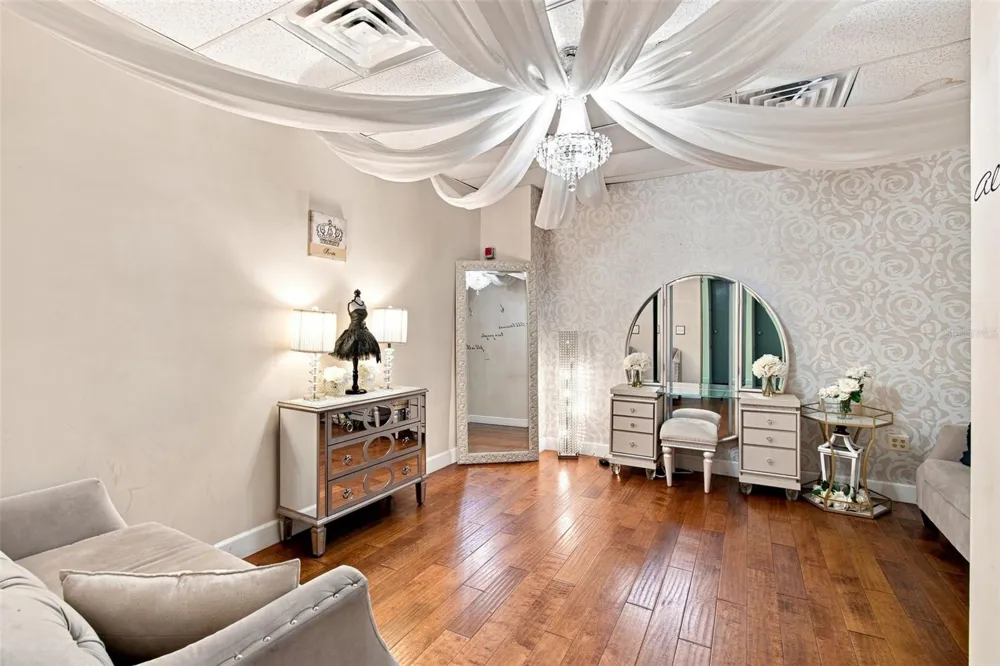 7065 WESTPOINTE BOULEVARD #140 Orlando, FL 32835