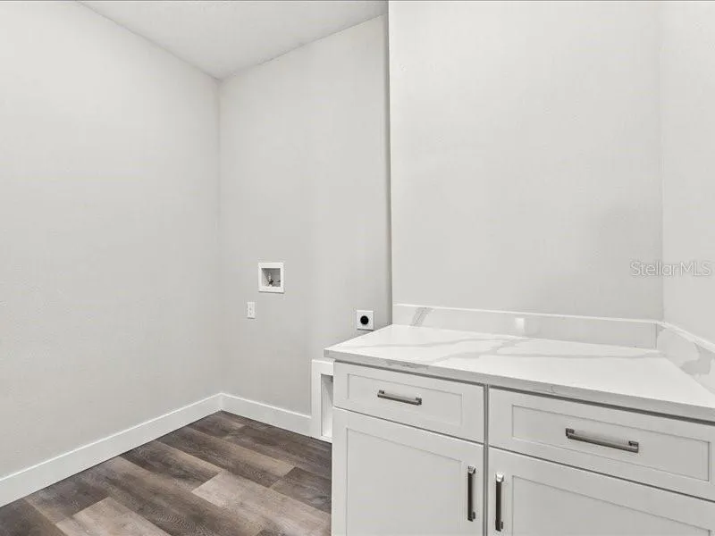 2011 RECKER HIGHWAY Winter Haven, FL 33880