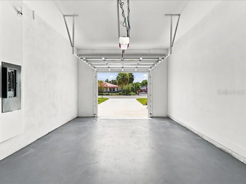 2011 RECKER HIGHWAY Winter Haven, FL 33880