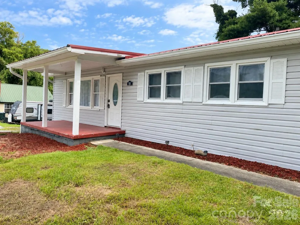 93 Valley View Circle Waynesville, NC 28786