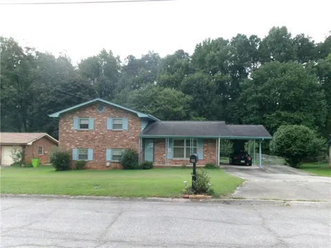 745 Huntingdon Drive