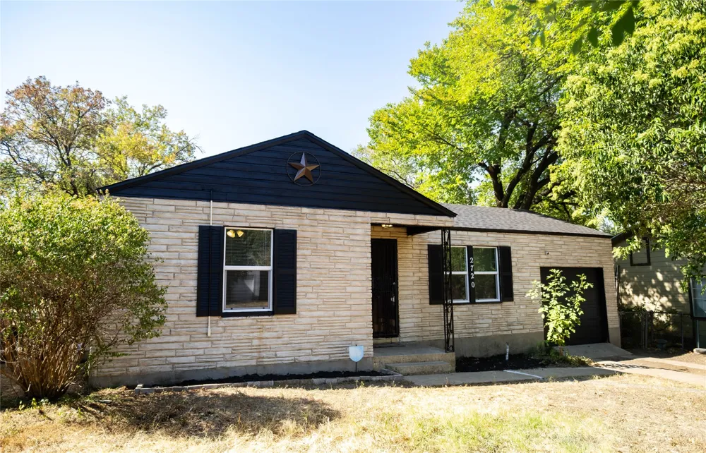 2720 Hanger Avenue Fort Worth, TX 76105