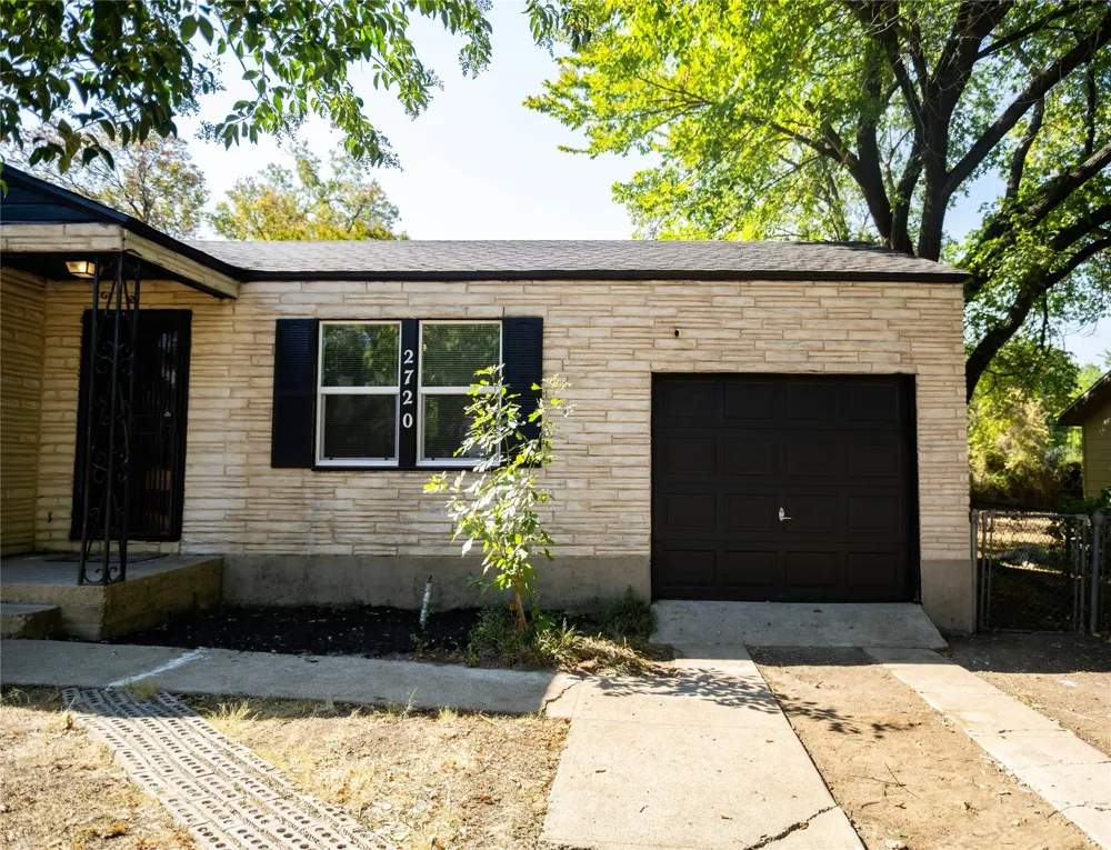 2720 Hanger Avenue Fort Worth, TX 76105