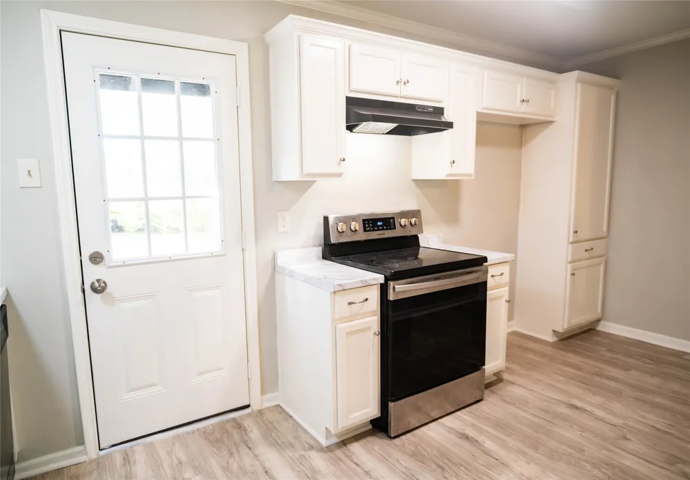 2720 Hanger Avenue Fort Worth, TX 76105