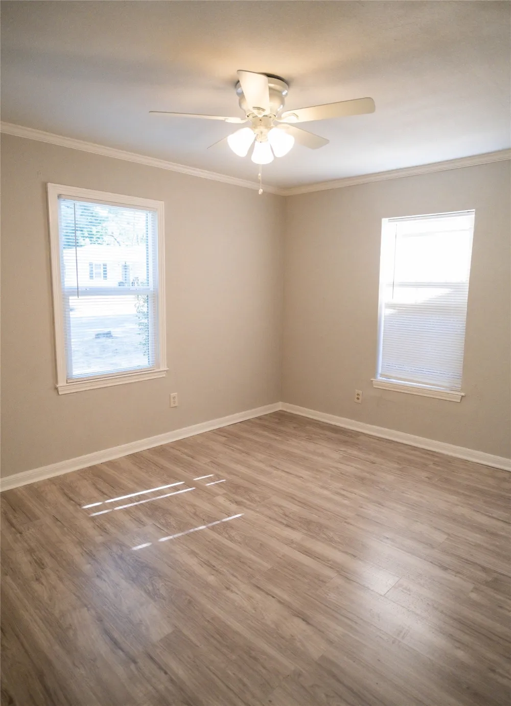 2720 Hanger Avenue Fort Worth, TX 76105