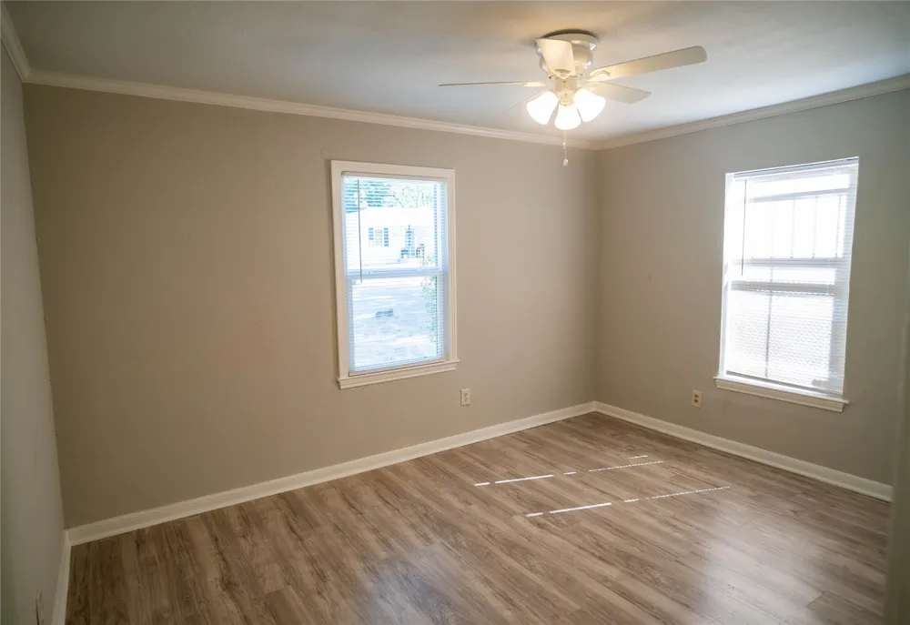 2720 Hanger Avenue Fort Worth, TX 76105