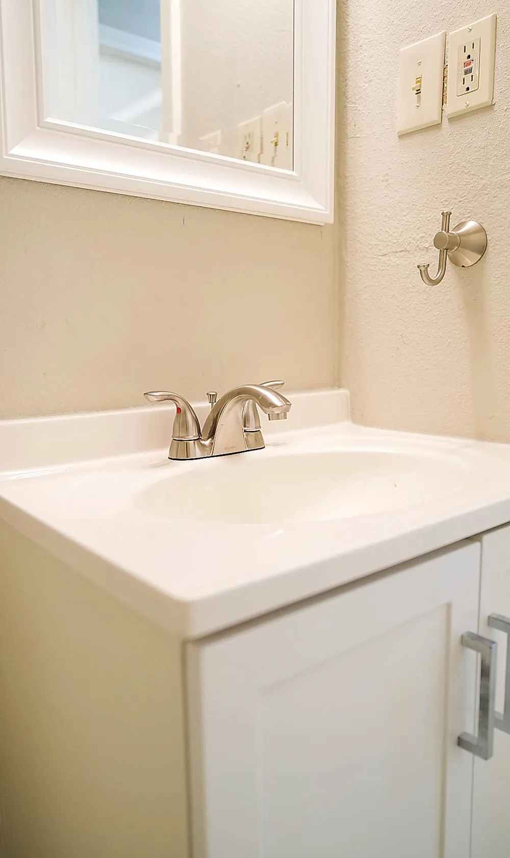 2720 Hanger Avenue Fort Worth, TX 76105