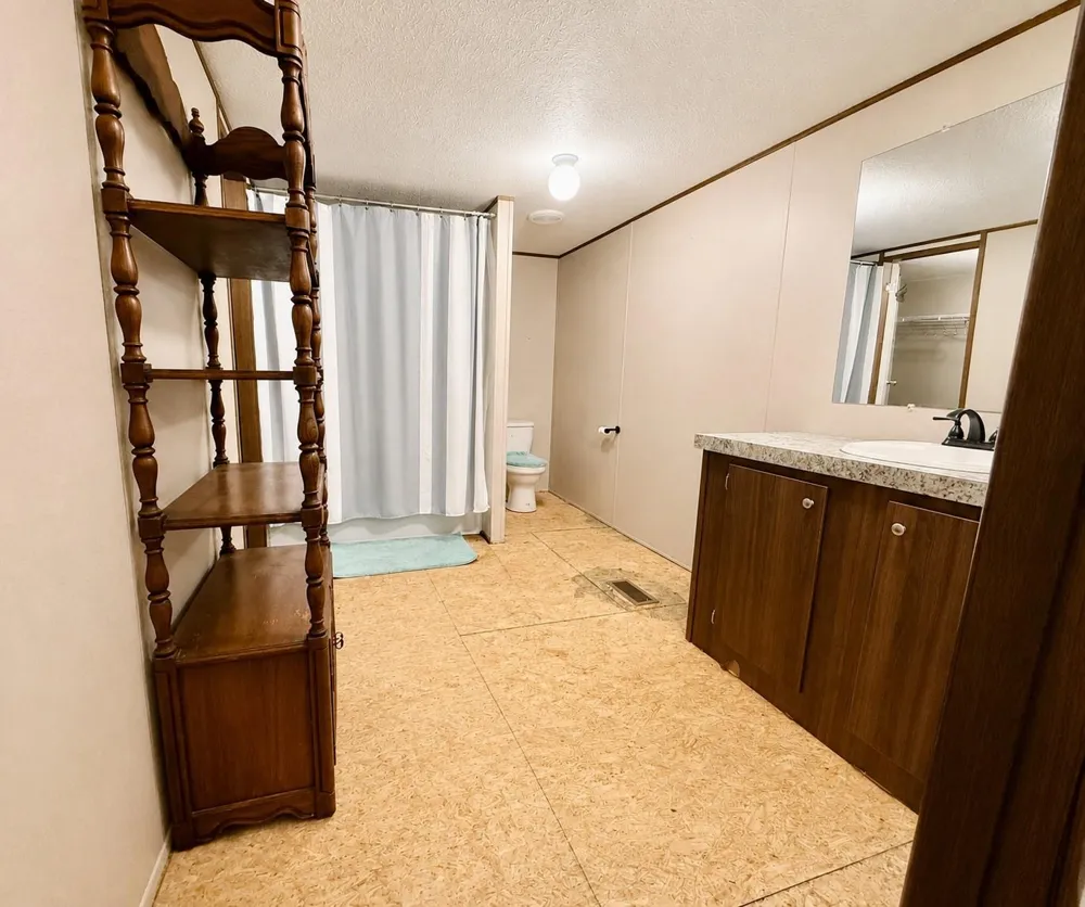 235 Red Oak Onalaska, TX 77360