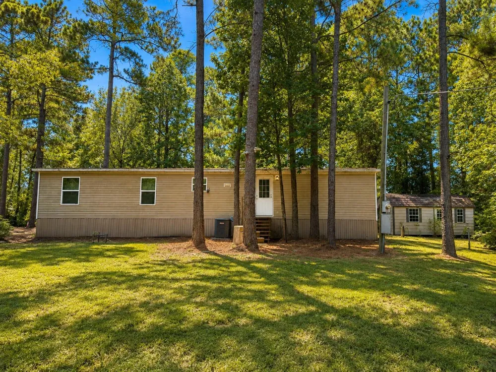 235 Red Oak Onalaska, TX 77360