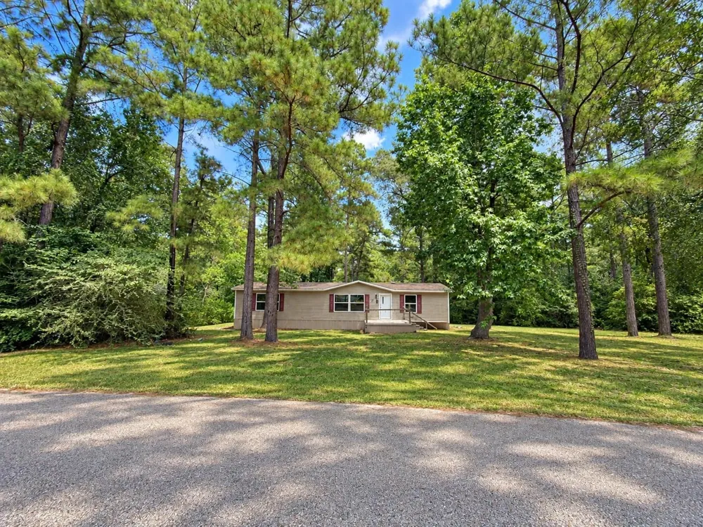 235 Red Oak Onalaska, TX 77360