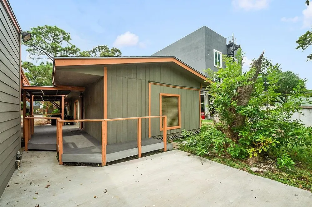 131 5th Street San Leon, TX 77539