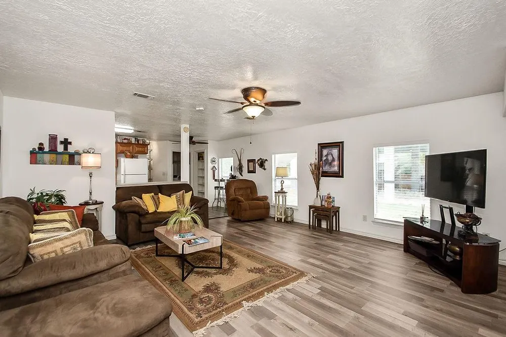 131 5th Street San Leon, TX 77539
