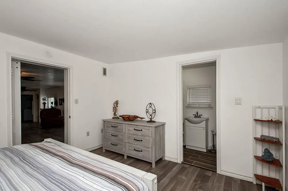 131 5th Street San Leon, TX 77539