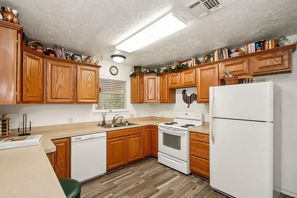 131 5th Street San Leon, TX 77539