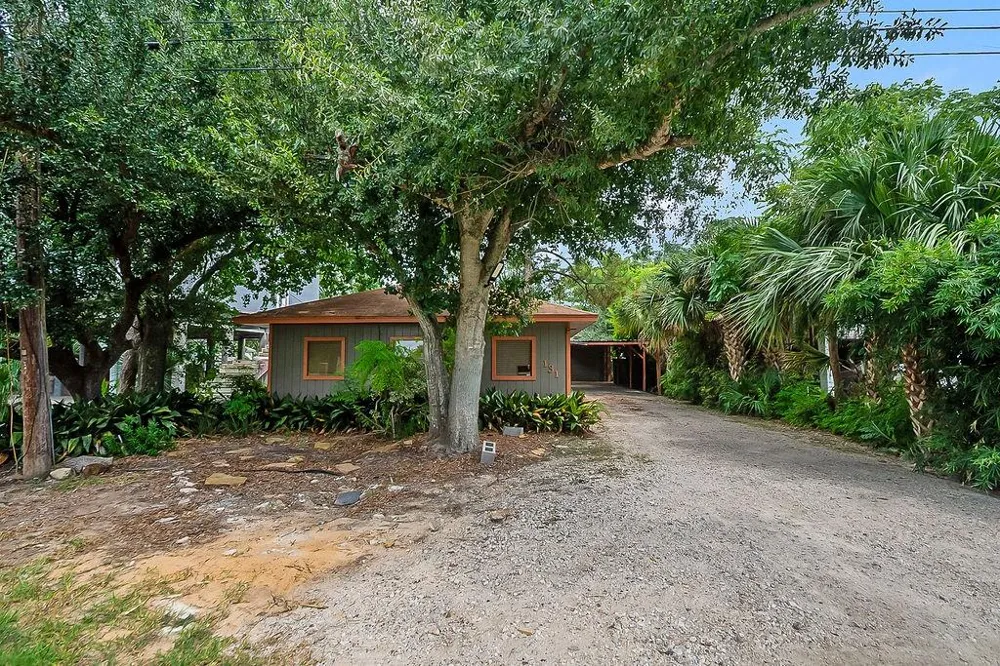 131 5th Street San Leon, TX 77539
