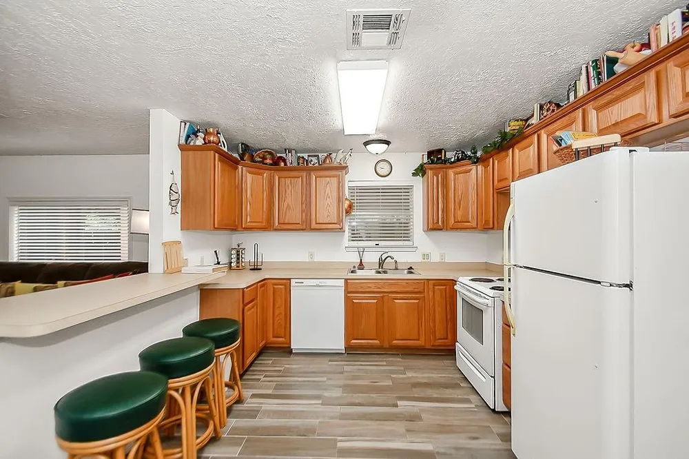131 5th Street San Leon, TX 77539