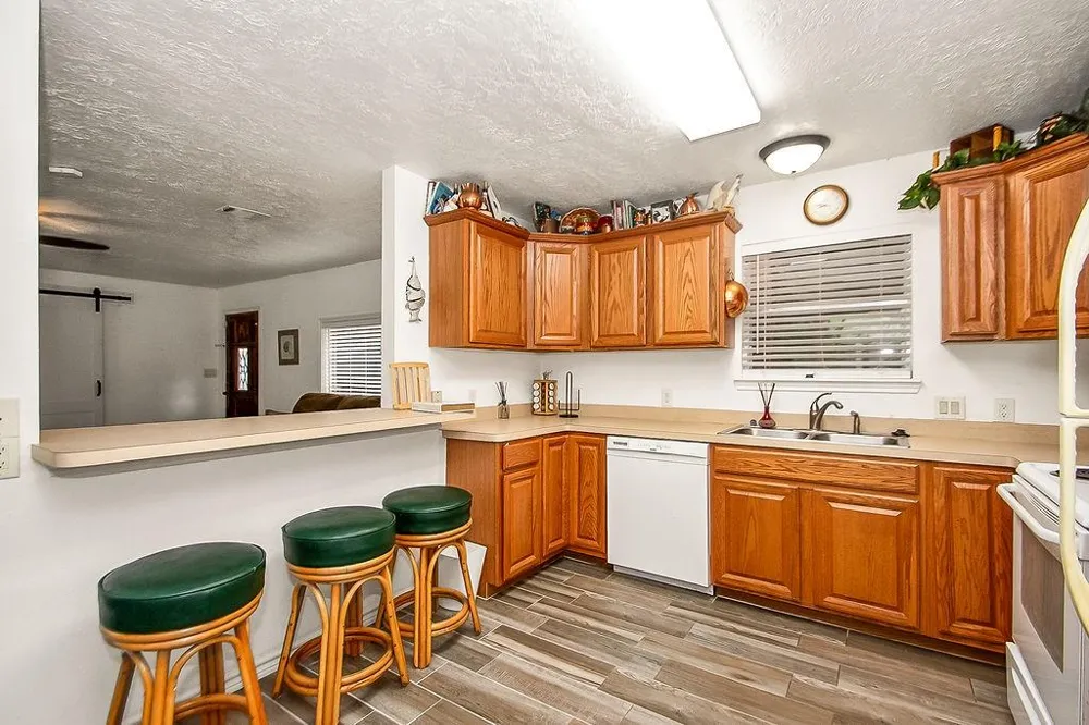131 5th Street San Leon, TX 77539