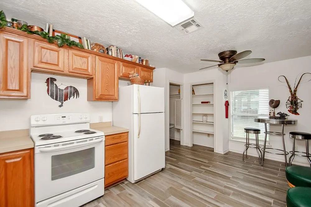 131 5th Street San Leon, TX 77539