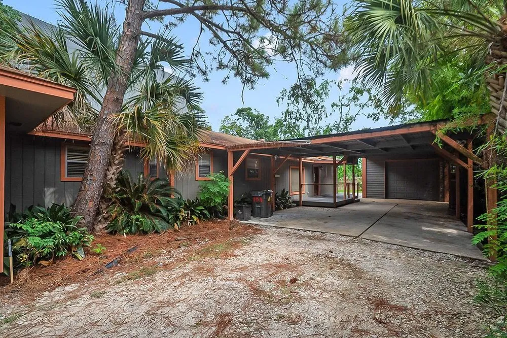 131 5th Street San Leon, TX 77539