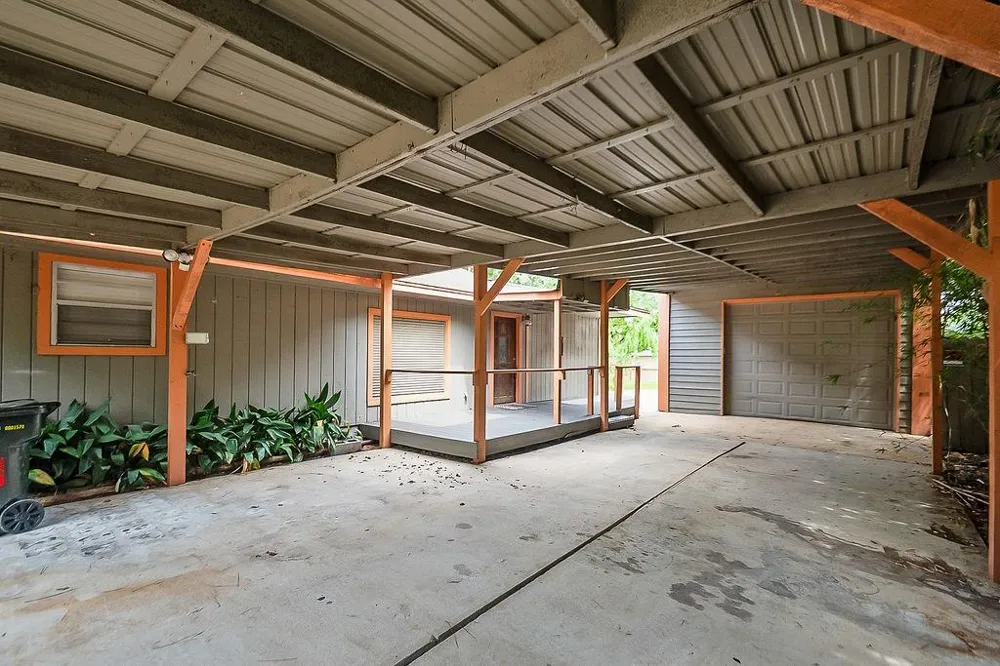 131 5th Street San Leon, TX 77539