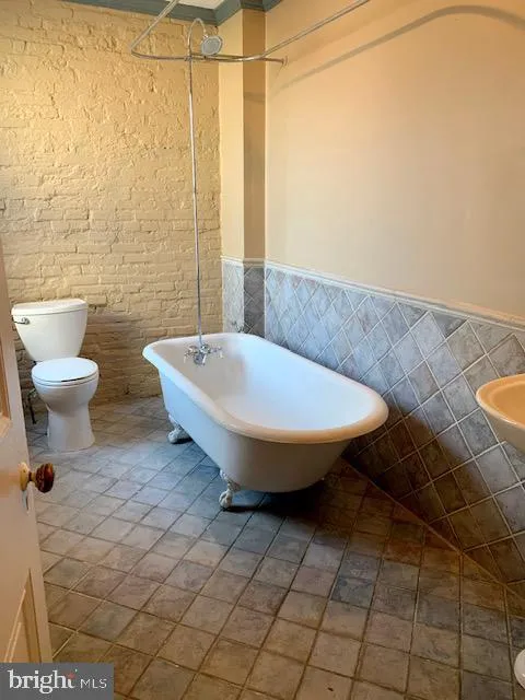 1107 E PALMER STREET Philadelphia, PA 19125