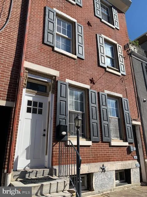 1107 E PALMER STREET Philadelphia, PA 19125