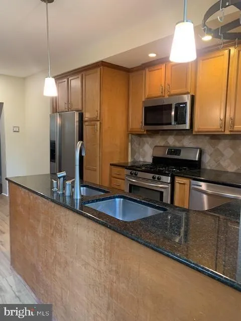 1107 E PALMER STREET Philadelphia, PA 19125