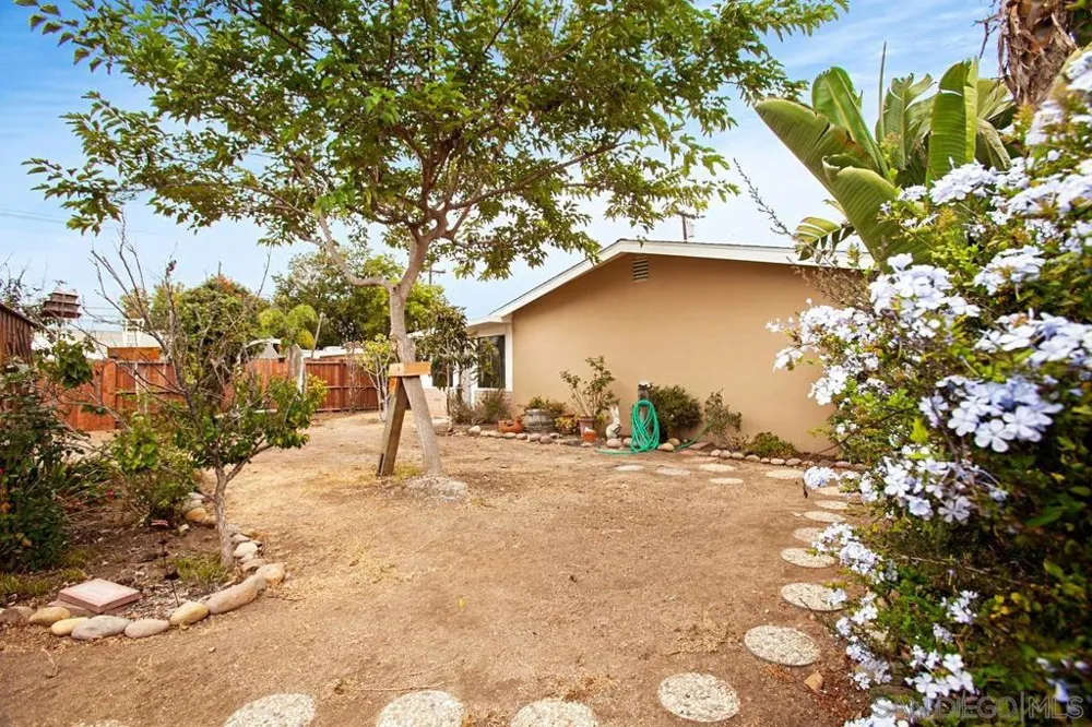 5219 Kesling Street San Diego, CA 92117