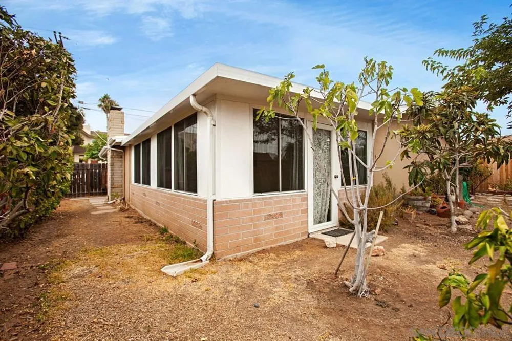5219 Kesling Street San Diego, CA 92117