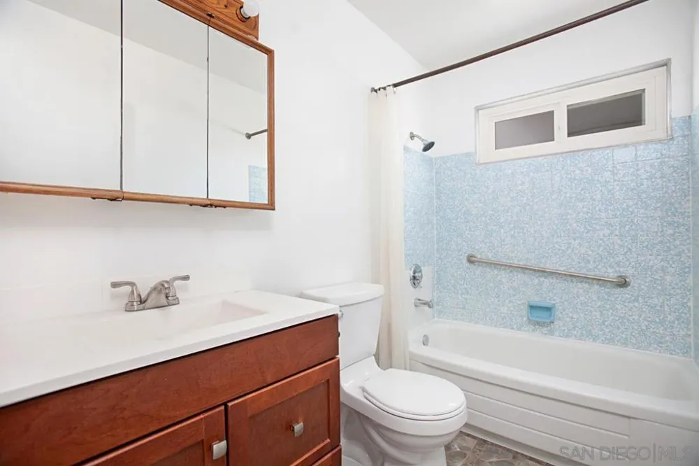 5219 Kesling Street San Diego, CA 92117