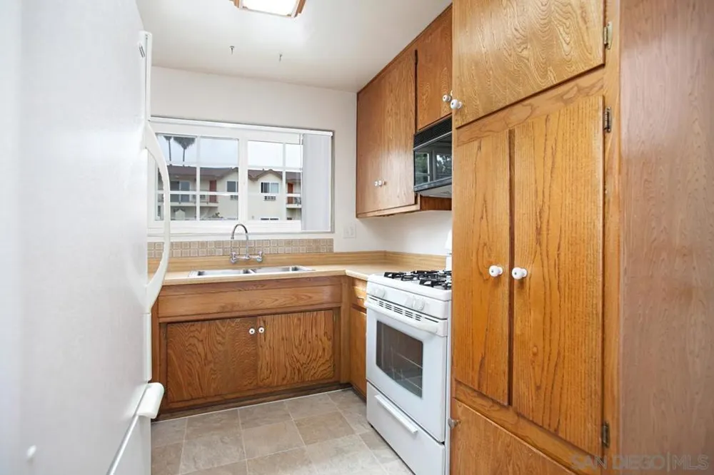5219 Kesling Street San Diego, CA 92117