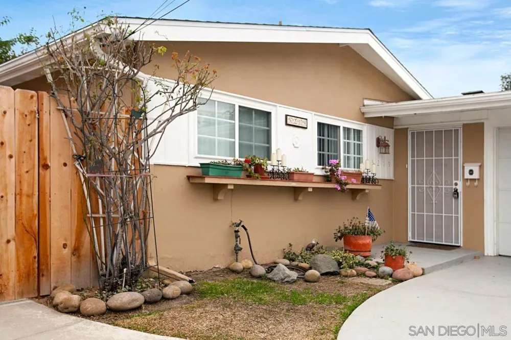 5219 Kesling Street San Diego, CA 92117